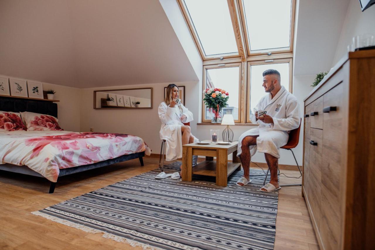 Medical Spa Kwiatowa Ленчица Экстерьер фото