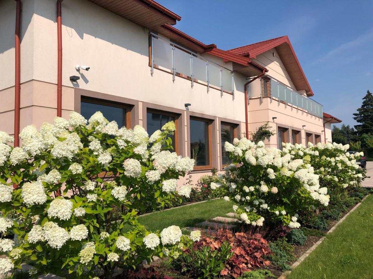 Medical Spa Kwiatowa Ленчица Экстерьер фото