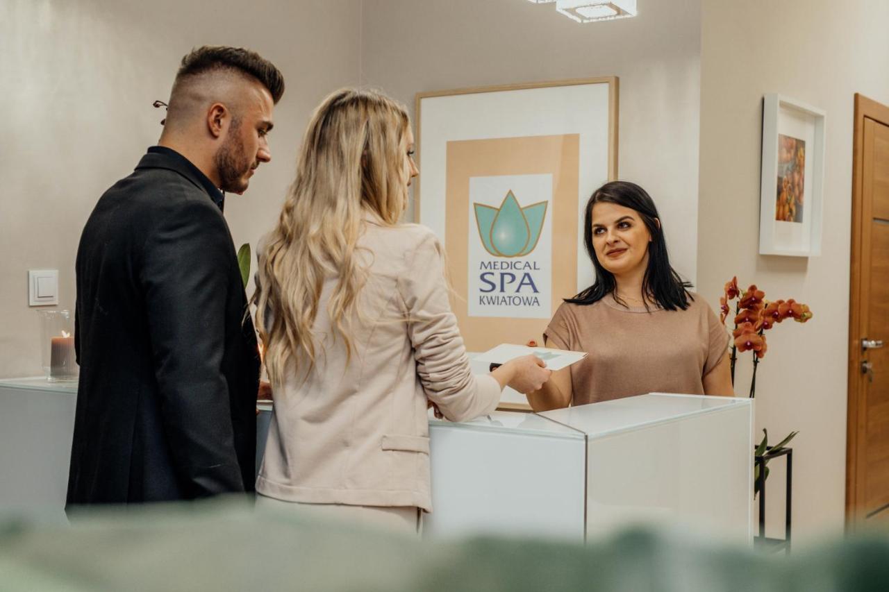 Medical Spa Kwiatowa Ленчица Экстерьер фото