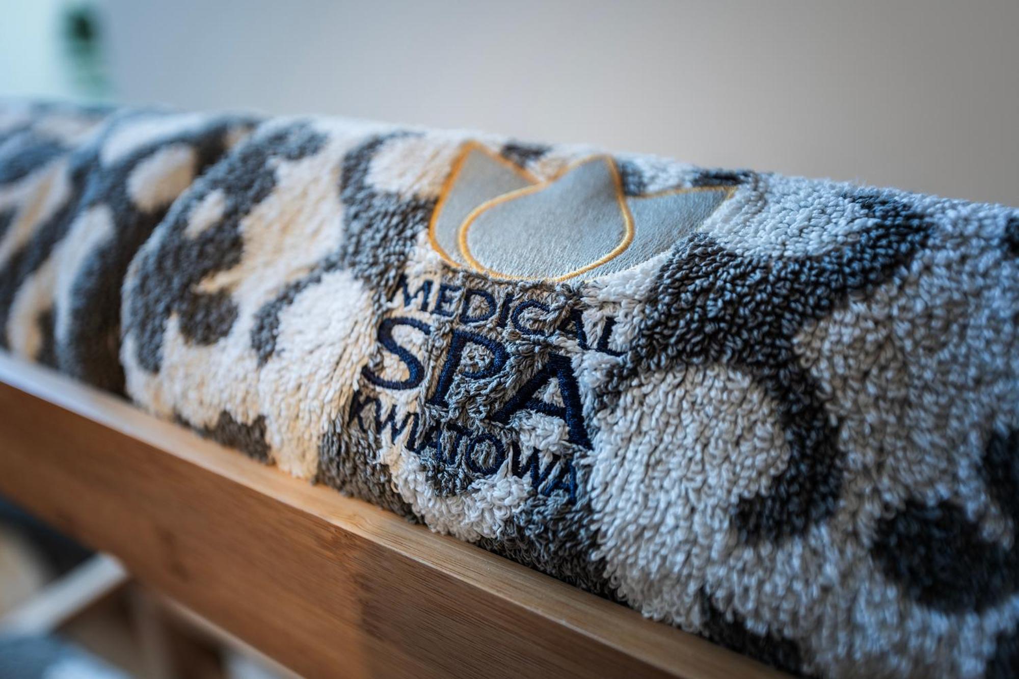 Medical Spa Kwiatowa Ленчица Экстерьер фото