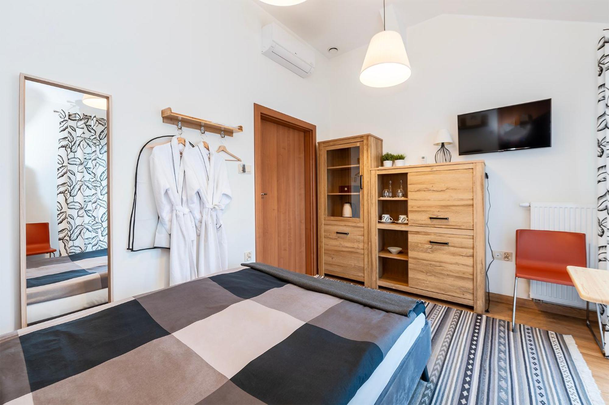 Medical Spa Kwiatowa Ленчица Экстерьер фото
