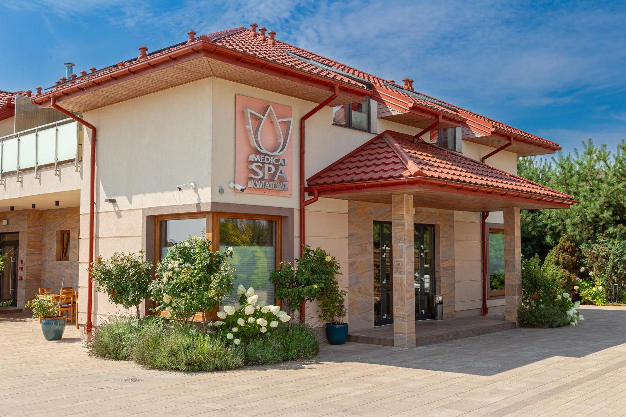 Medical Spa Kwiatowa Ленчица Экстерьер фото