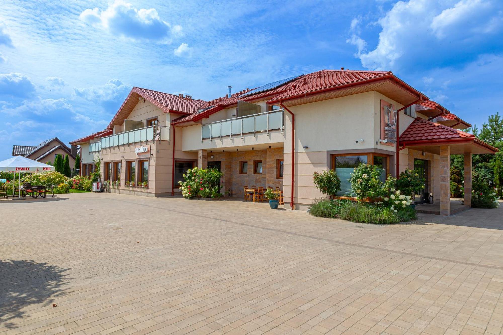 Medical Spa Kwiatowa Ленчица Экстерьер фото