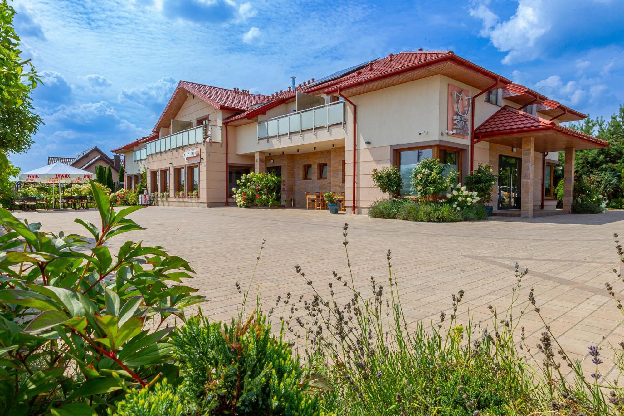 Medical Spa Kwiatowa Ленчица Экстерьер фото