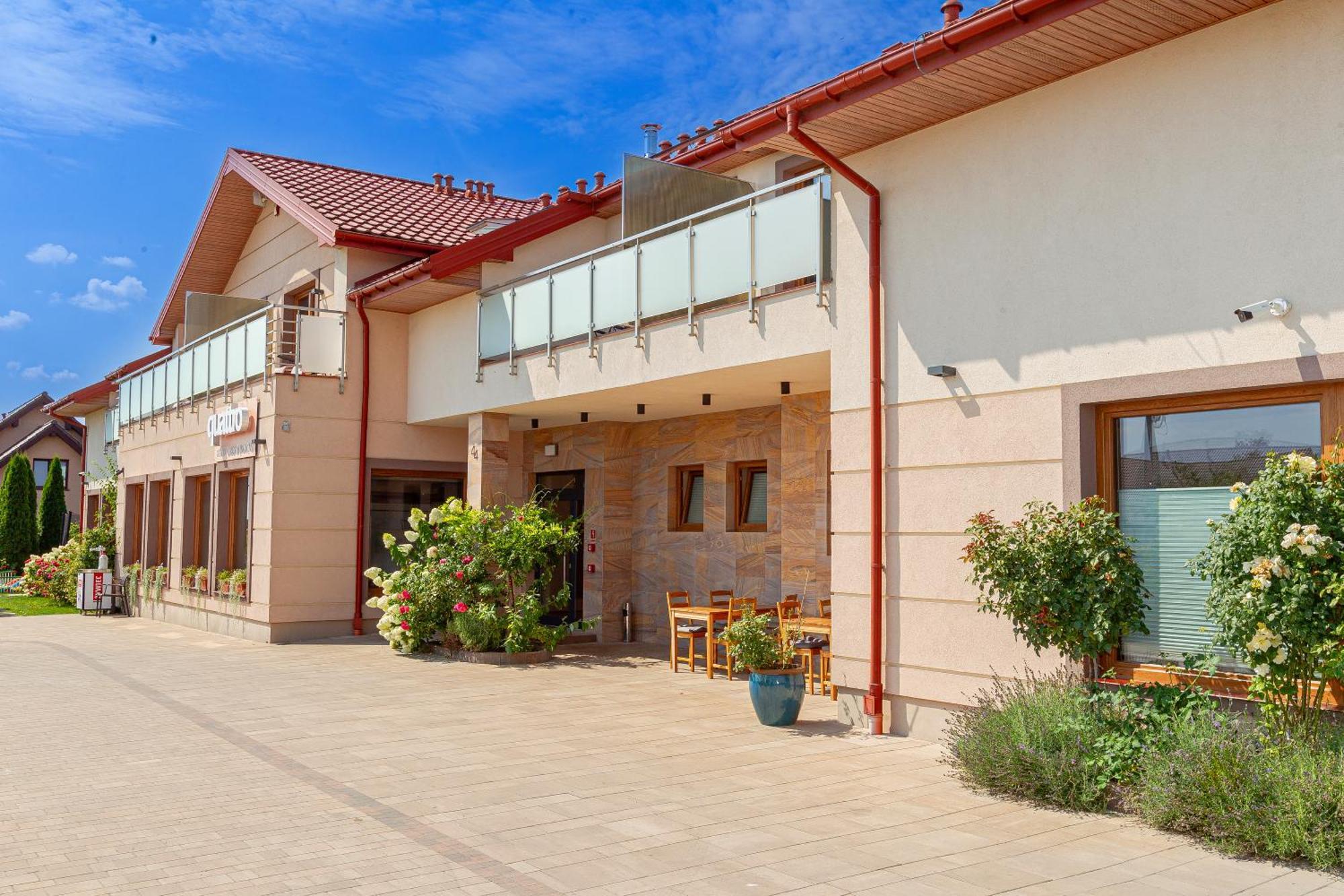 Medical Spa Kwiatowa Ленчица Экстерьер фото