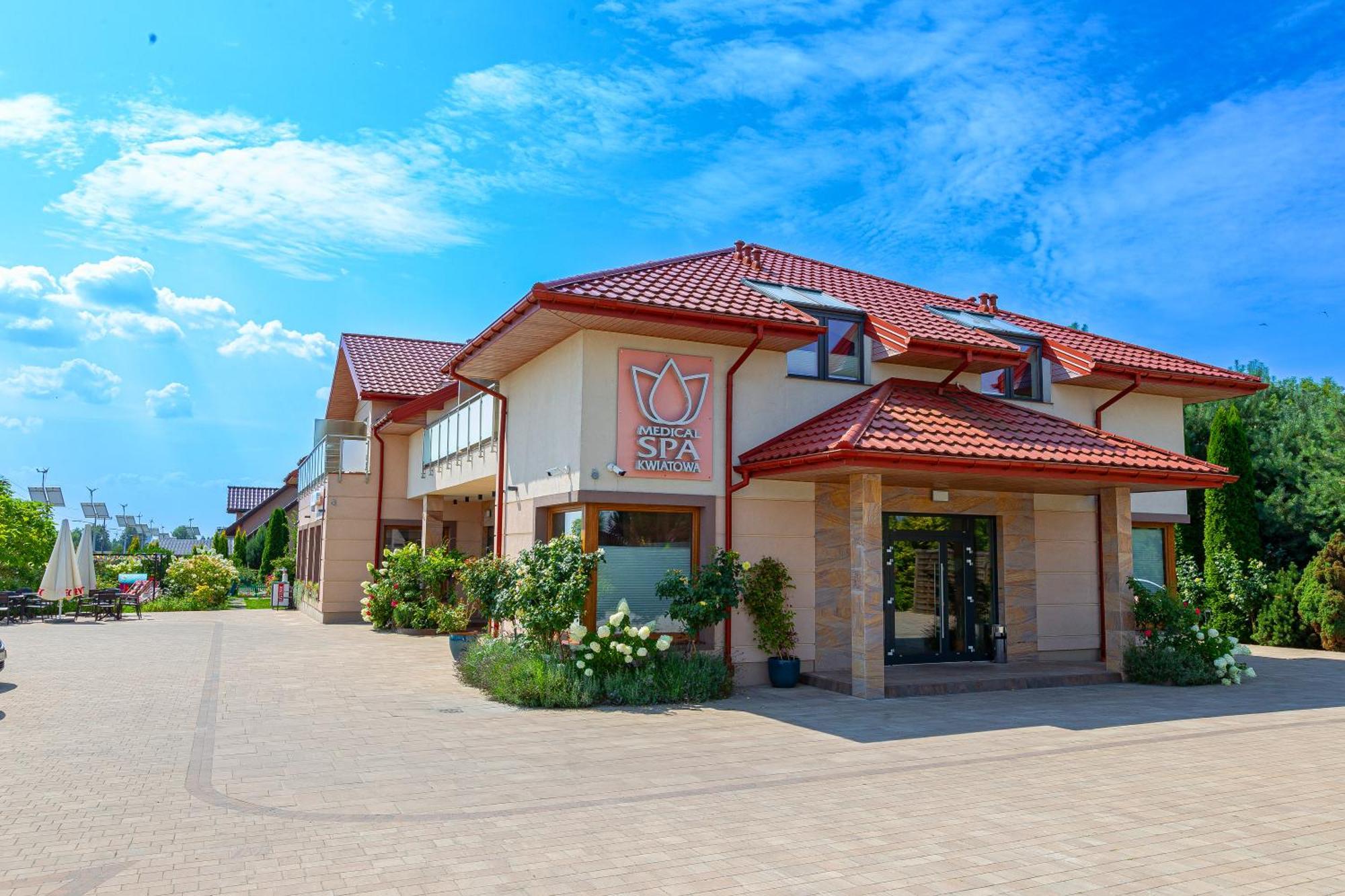 Medical Spa Kwiatowa Ленчица Экстерьер фото